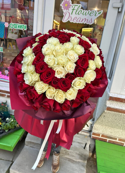 Голям букет със сърце