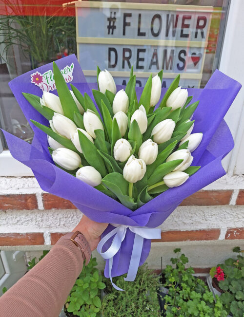 Букет от бели лалета