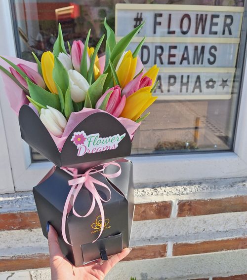 Букет с лалета